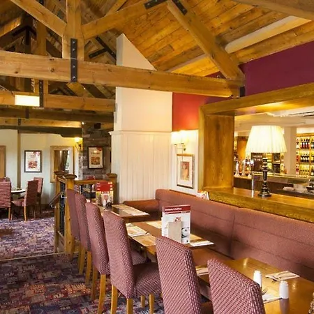 Hotel Premier Leeds South 3*
